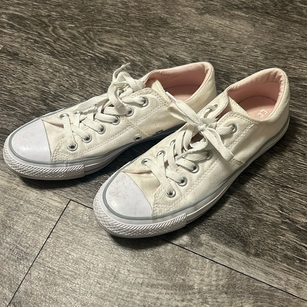 White and Pink Low top converse
